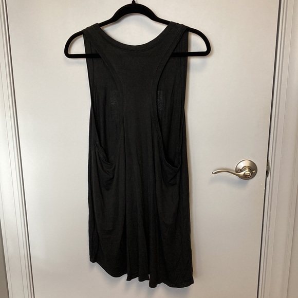 Peloton Women’s Flow Racer Tank Size 2x - Picture 6 of 6